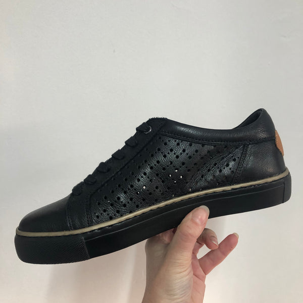 Ziera Proya ~ Black ~ White ~ Tan ~ Navy ~ Leather