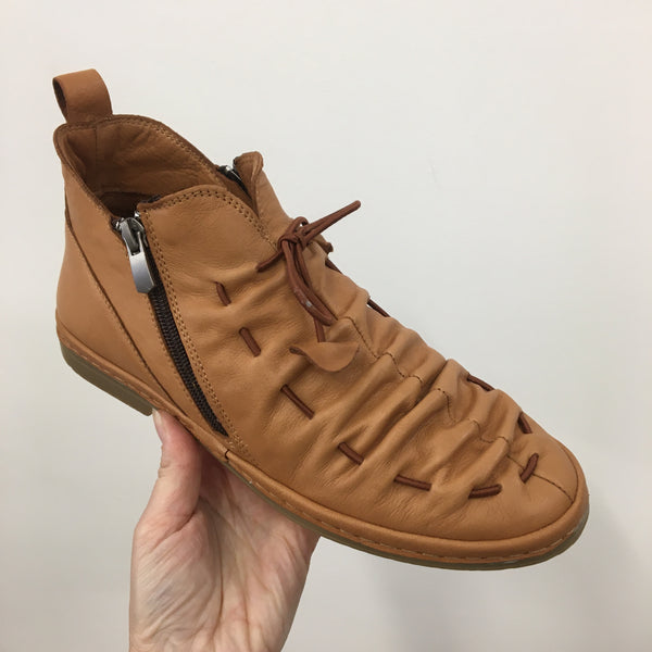 Sala Sitka Tan Leather Boot