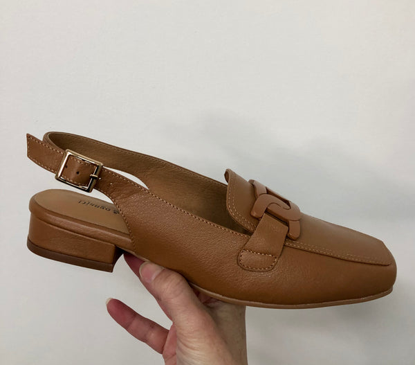 Django & Juliette Bossy ~ Tan ~ Black ~ Almond