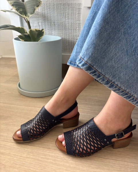 Cabello Alaca ~ Black ~ Tan ~ Taupe ~ Beige ~ Navy ~ Leather Sandal
