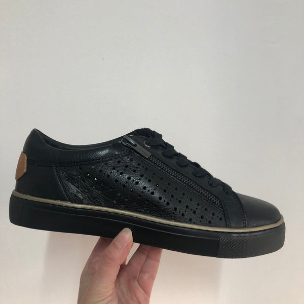 Ziera Proya ~ Black ~ White ~ Tan ~ Navy ~ Leather