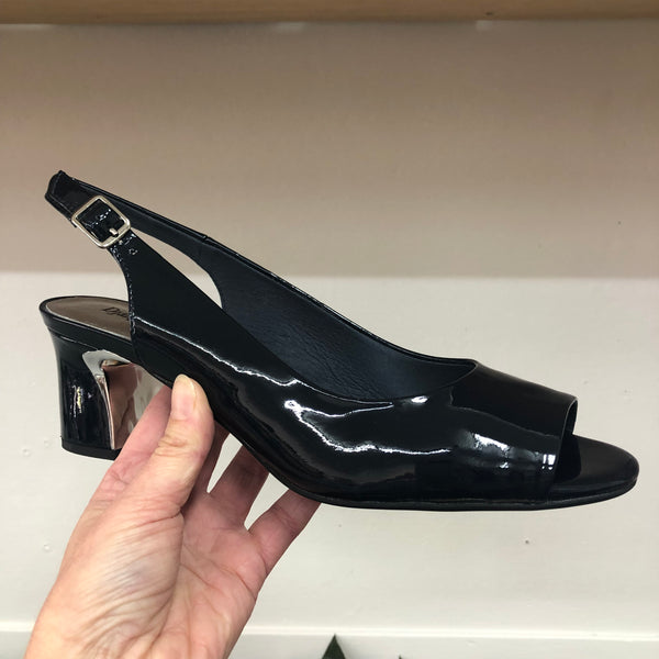 Django & Juliette ~ Jianas Patent Navy ~ Patent Ivory ~ Leather