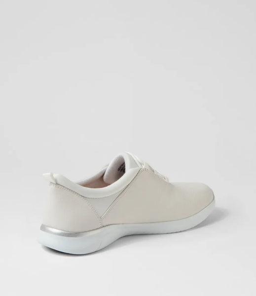 Ziera Fox ~ Black ~ Almond ~ Optic White