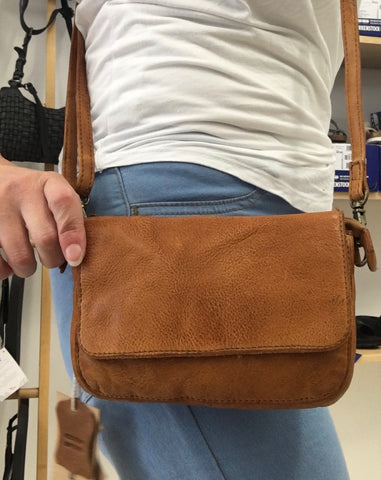 Rugged Hide Eloise ~ Tan ~ Black ~ Leather RH467