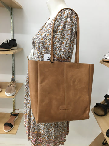 Cosgrove and Co Emma Leather Bag - Tan -Toffee - Black